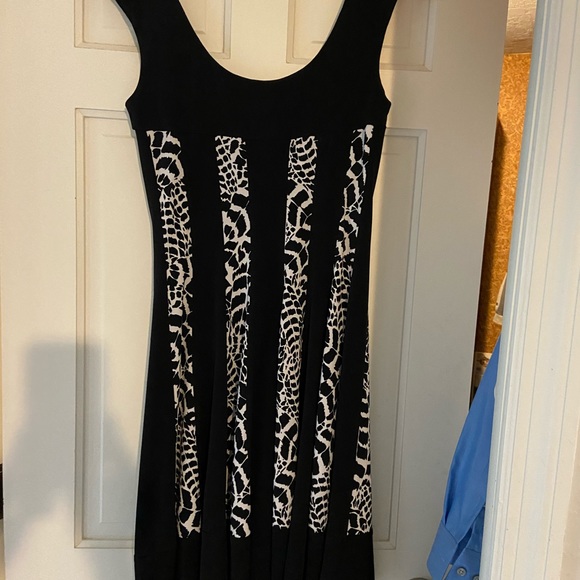 Casual comfortable dress - Picture 2 of 2